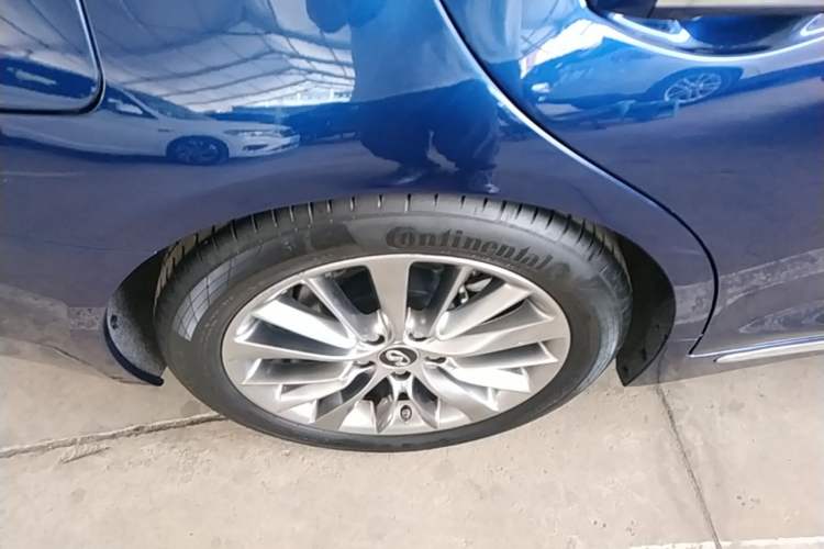 Used Infiniti Q50L 2018 2.0T Enjoyment Version China VI Standard Right Rear Wheel Hub