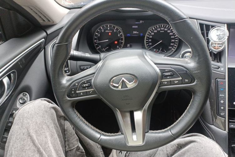 Used Infiniti Q50L 2018 2.0T Comfort Edition China VI Standard Steering Wheel