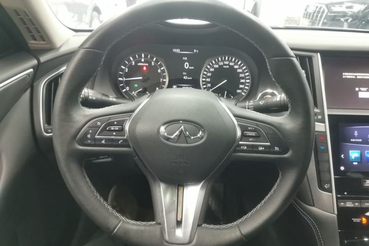 Used Infiniti Q50L 2018 2.0T Enjoyment Version China VI Standard Steering Wheel