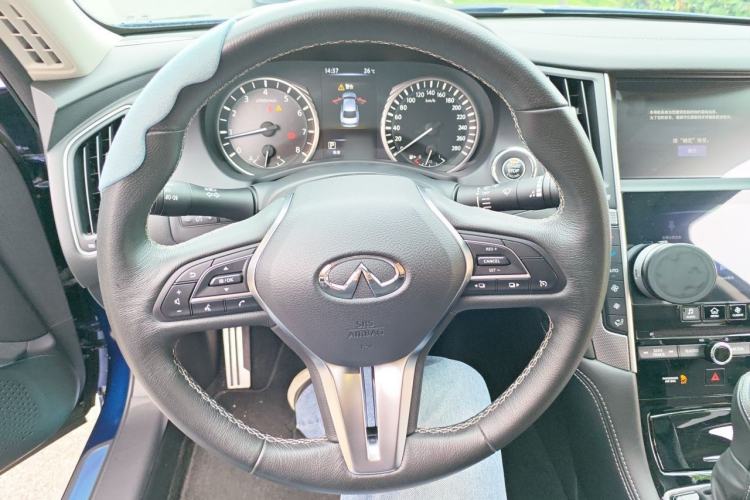Used Infiniti Q50L 2018 2.0T Enjoyment Version China VI Standard Steering Wheel