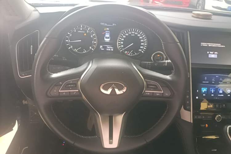 Used Infiniti Q50L 2018 2.0T Enjoyment Version China VI Standard Steering Wheel