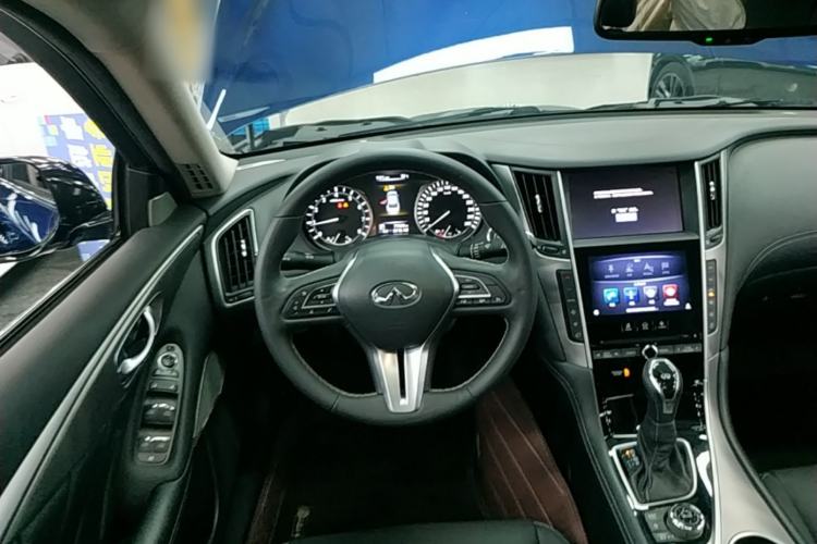 Used Infiniti Q50L 2018 2.0T Enjoyment Version China VI Standard Steering Wheel