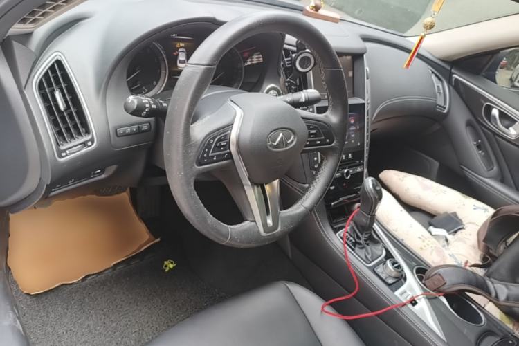 Used Infiniti Q50L 2018 2.0T Comfort Edition China VI Standard Steering Wheel