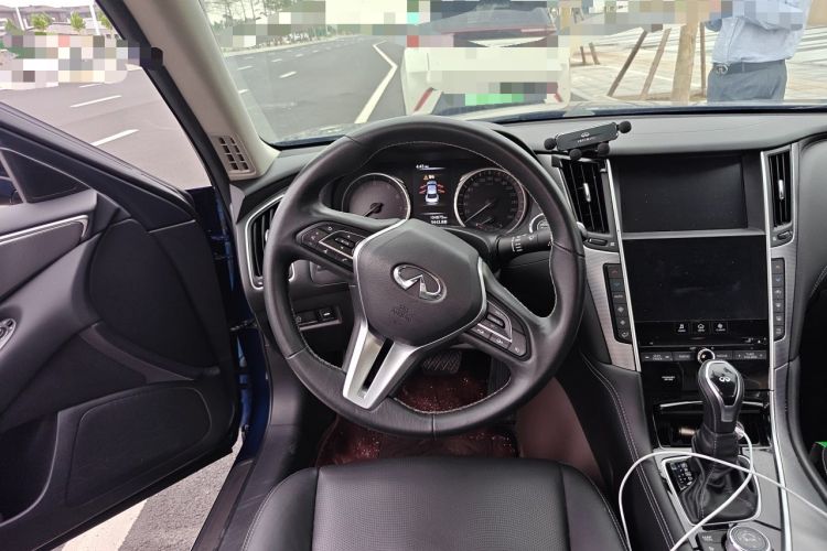 Used Infiniti Q50L 2018 2.0T Enjoyment Version China VI Standard Steering Wheel