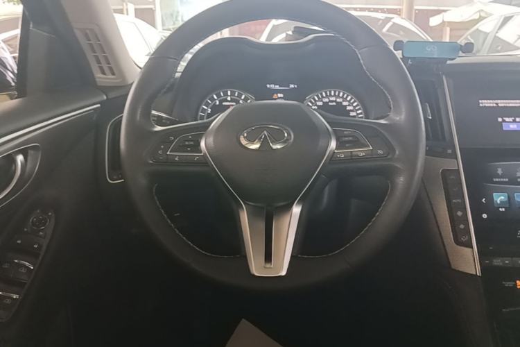 Used Infiniti Q50L 2018 2.0T Enjoyment Version China V Standard Steering Wheel
