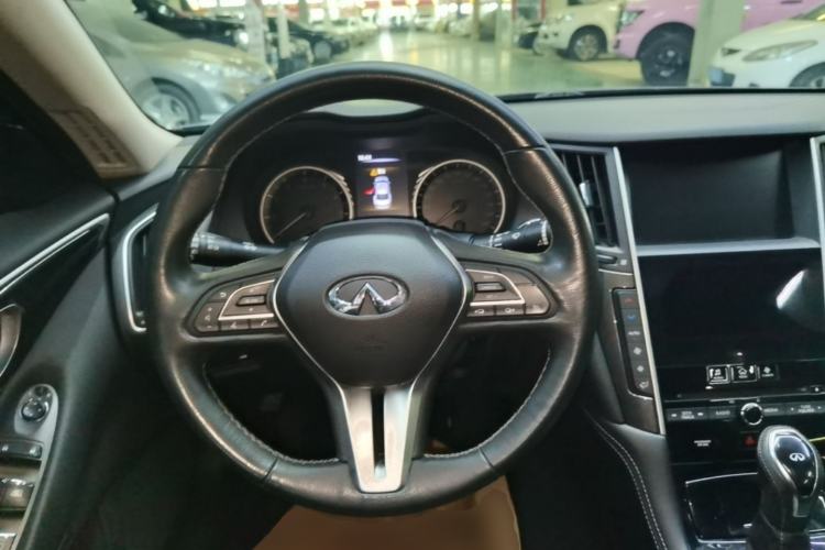 Used Infiniti Q50L 2018 2.0T Comfort Edition China V Standard Steering Wheel