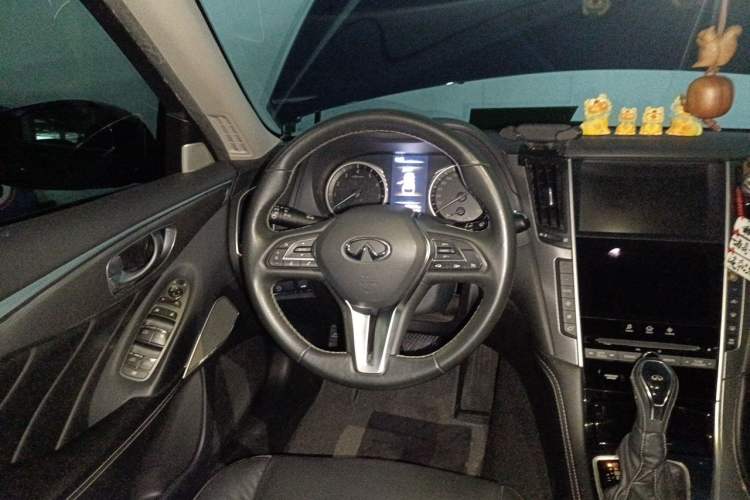 Used Infiniti Q50L 2018 2.0T Enjoyment Version China V Standard Steering Wheel
