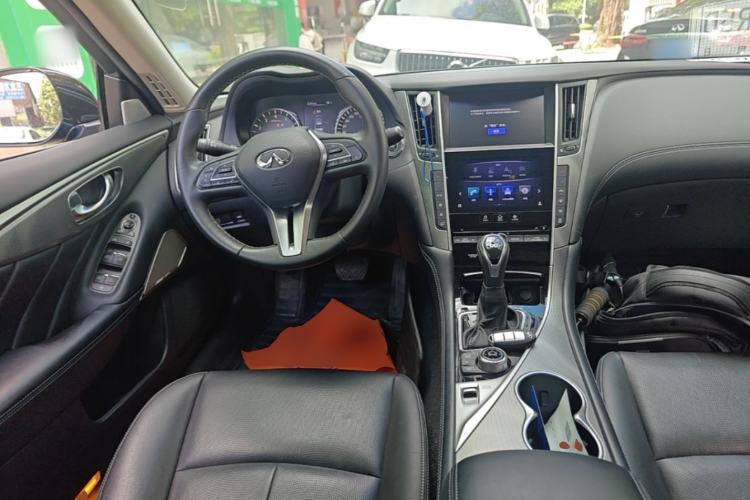 Used Infiniti Q50L 2018 2.0T Enjoyment Version China VI Standard Steering Wheel