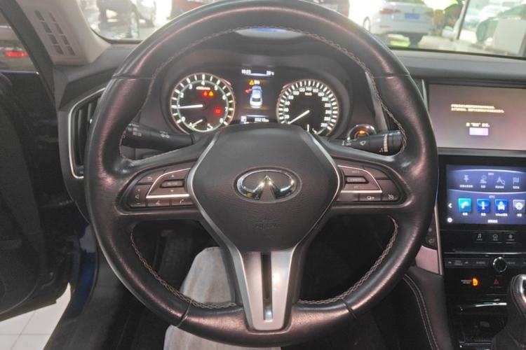 Used Infiniti Q50L 2018 2.0T Enjoyment Version China VI Standard Steering Wheel