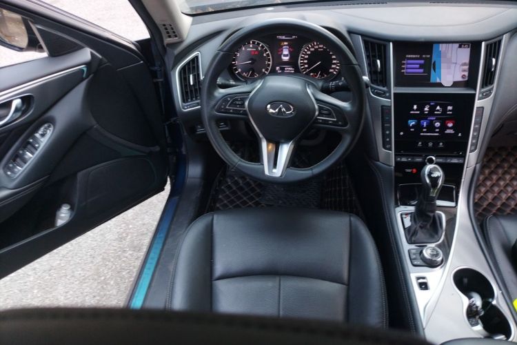 Used Infiniti Q50L 2018 2.0T Enjoyment Version China VI Standard Steering Wheel