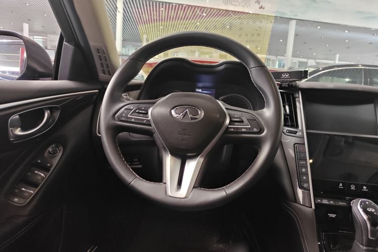 Used Infiniti Q50L 2018 2.0T Comfort Edition China VI Standard Steering Wheel