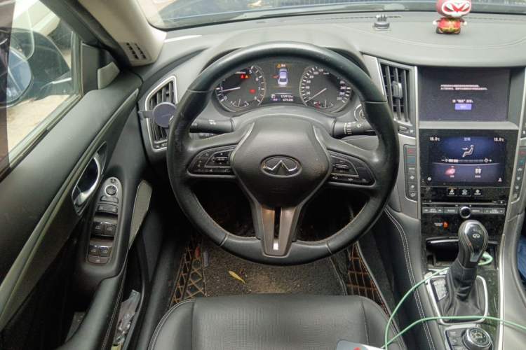Used Infiniti Q50L 2018 2.0T Enjoyment Edition China V standard Steering Wheel
