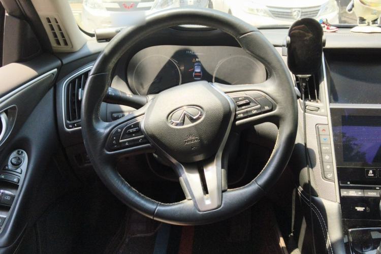 Used Infiniti Q50L 2018 2.0T Enjoyment Version China V Standard Steering Wheel