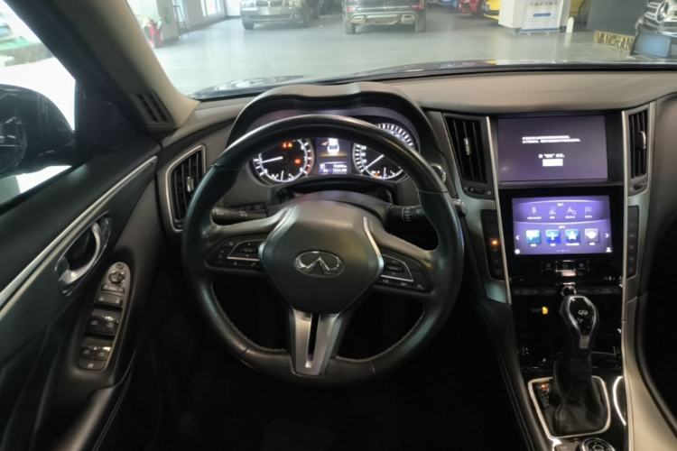 Used Infiniti Q50L 2018 2.0T Enjoyment Version China VI Standard Steering Wheel