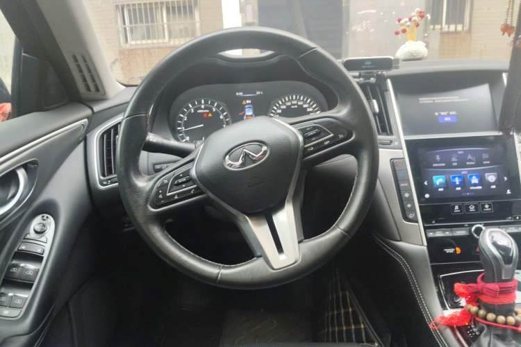 Used Infiniti Q50L 2018 2.0T Enjoyment Version China VI Standard Steering Wheel