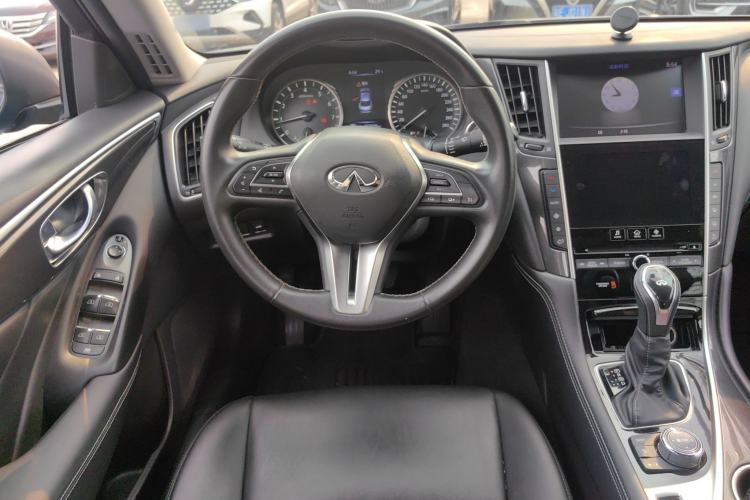 Used Infiniti Q50L 2018 2.0T Comfort Edition China VI Standard Steering Wheel
