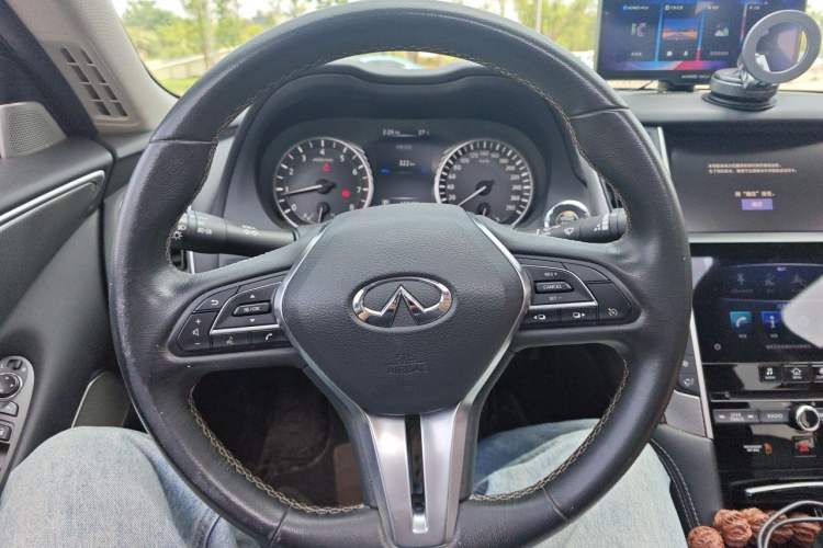 Used Infiniti Q50L 2018 2.0T Enjoyment Version China VI Standard Steering Wheel