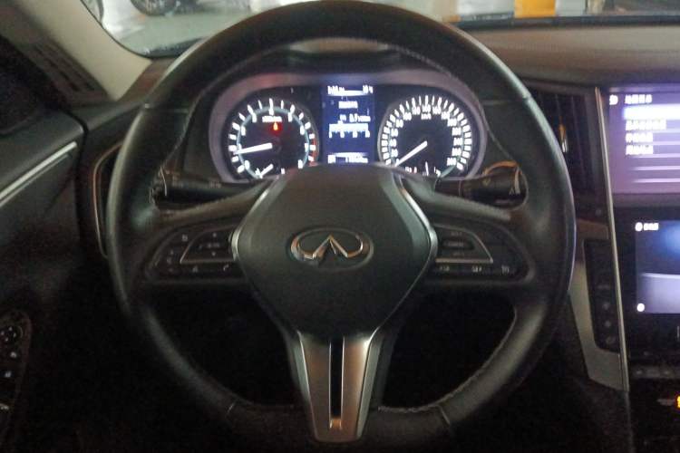 Used Infiniti Q50L 2018 2.0T Enjoyment Version China V Standard Steering Wheel