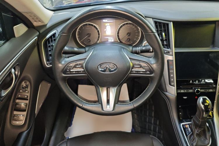 Used Infiniti Q50L 2018 2.0T Enjoyment Version China VI Standard Steering Wheel