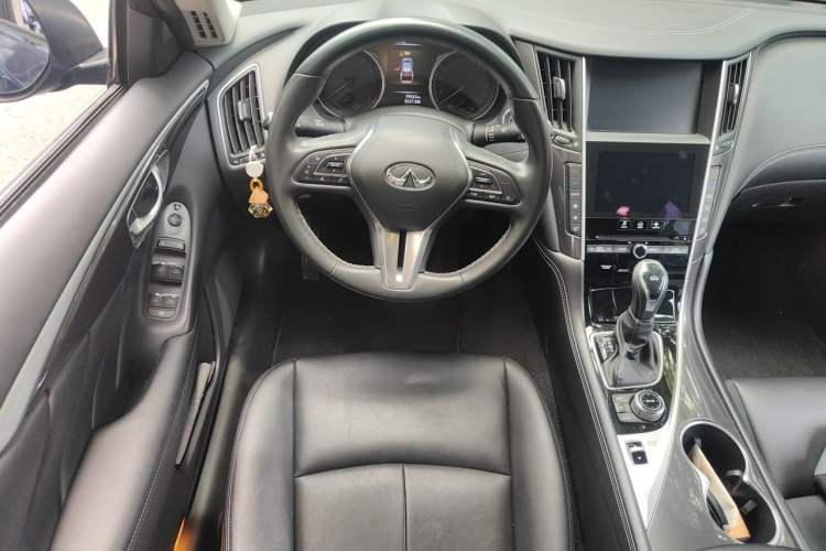 Used Infiniti Q50L 2018 2.0T Comfort Edition China VI Standard Steering Wheel