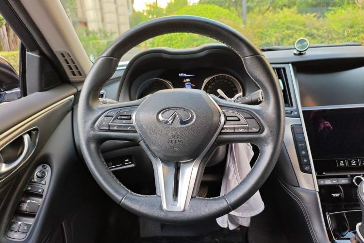 Used Infiniti Q50L 2018 2.0T Enjoyment Version China V Standard Steering Wheel