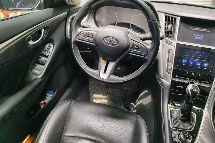 Used Infiniti Q50L 2018 2.0T Enjoyment Version China VI Standard Steering Wheel