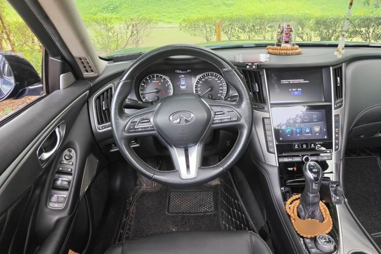 Used Infiniti Q50L 2018 2.0T Enjoyment Edition China V standard Steering Wheel