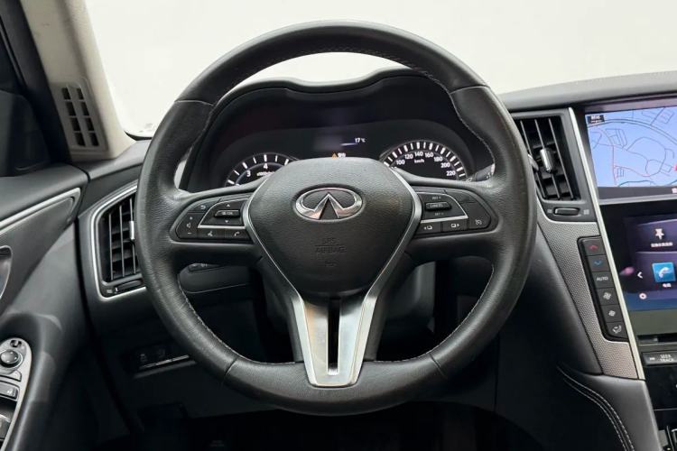 Used Infiniti Q50L 2018 2.0T Enjoyment Version China V Standard Steering Wheel