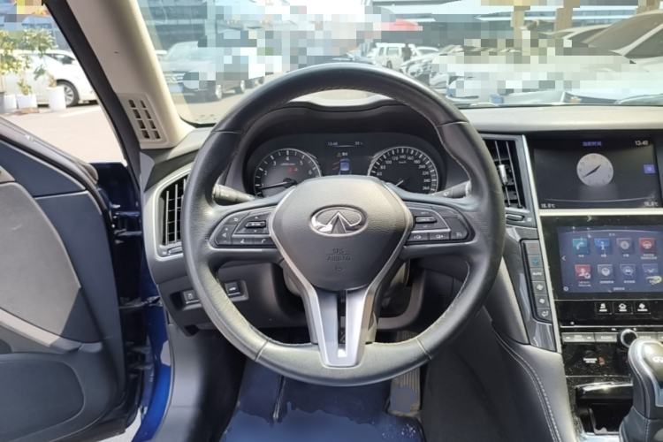 Used Infiniti Q50L 2018 2.0T Comfort Edition China V Standard Steering Wheel