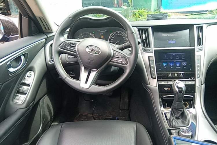 Used Infiniti Q50L 2018 2.0T Enjoyment Version China VI Standard Steering Wheel