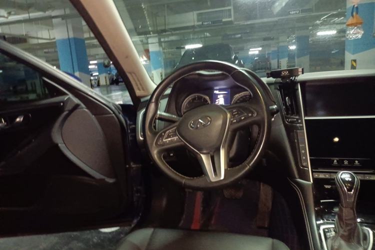 Used Infiniti Q50L 2018 2.0T Comfort Edition China VI Standard Steering Wheel