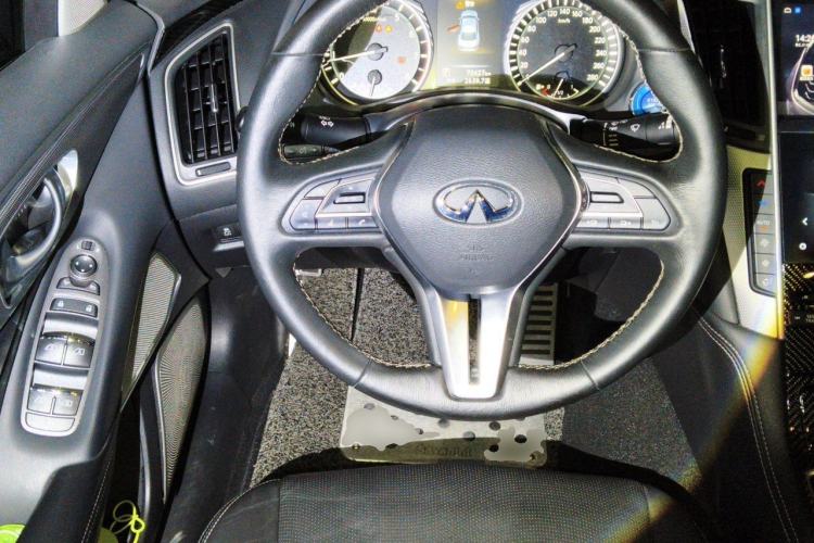 Used Infiniti Q50L 2018 2.0T Enjoyment Version China VI Standard Steering Wheel
