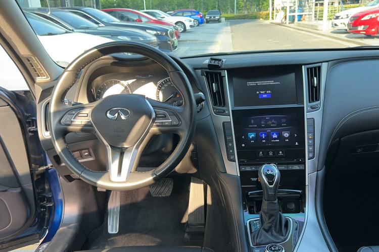 Used Infiniti Q50L 2018 2.0T Enjoyment Version China VI Standard Steering Wheel