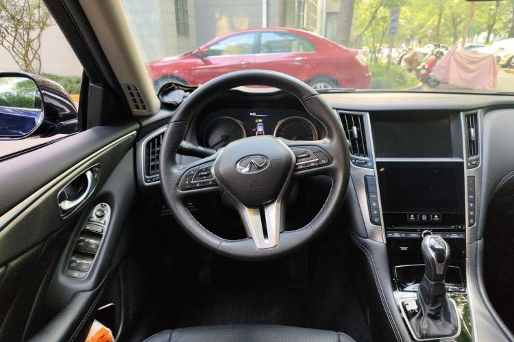 Used Infiniti Q50L 2018 2.0T Enjoyment Version China VI Standard Steering Wheel