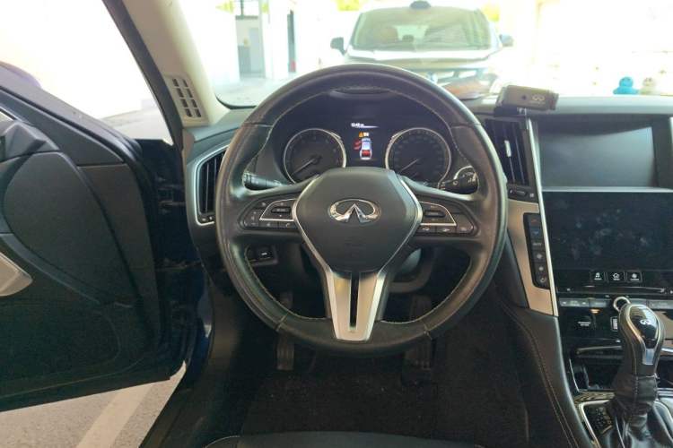 Used Infiniti Q50L 2018 2.0T Enjoyment Edition China V standard Steering Wheel