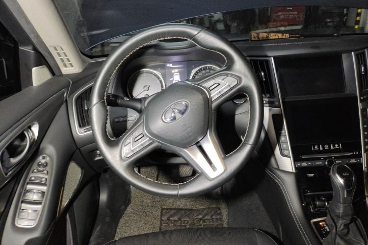 Used Infiniti Q50L 2018 2.0T Luxury Edition China V Standard Steering Wheel