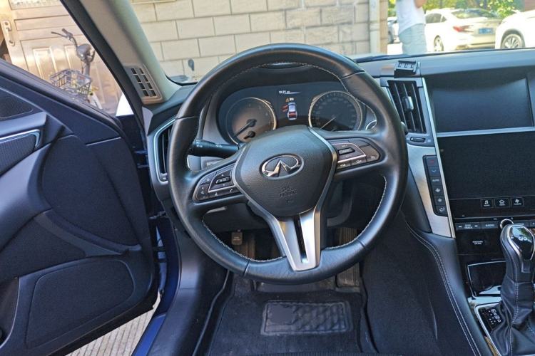 Used Infiniti Q50L 2018 2.0T Enjoyment Version China VI Standard Steering Wheel