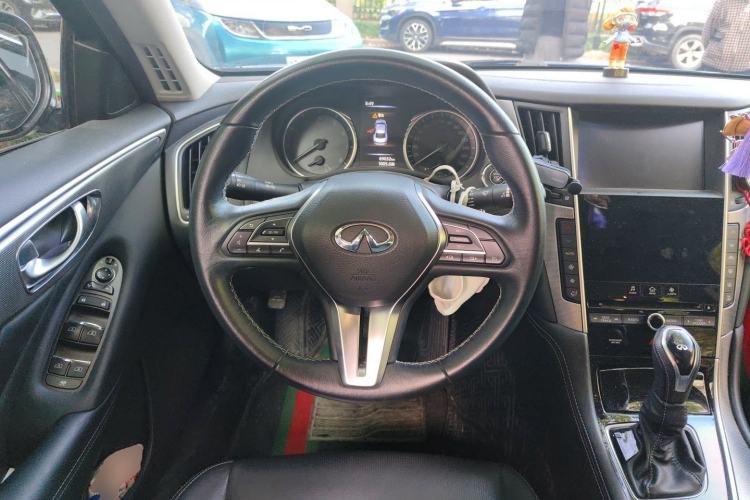 Used Infiniti Q50L 2018 2.0T Enjoyment Version China VI Standard Steering Wheel