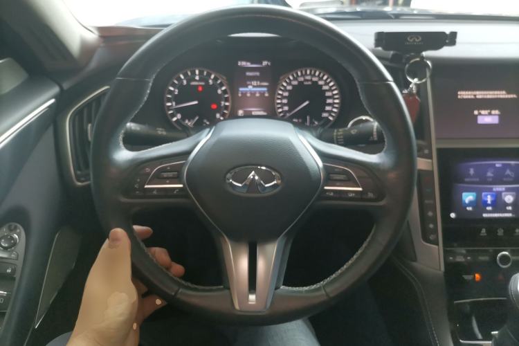 Used Infiniti Q50L 2018 2.0T Enjoyment Version China VI Standard Steering Wheel