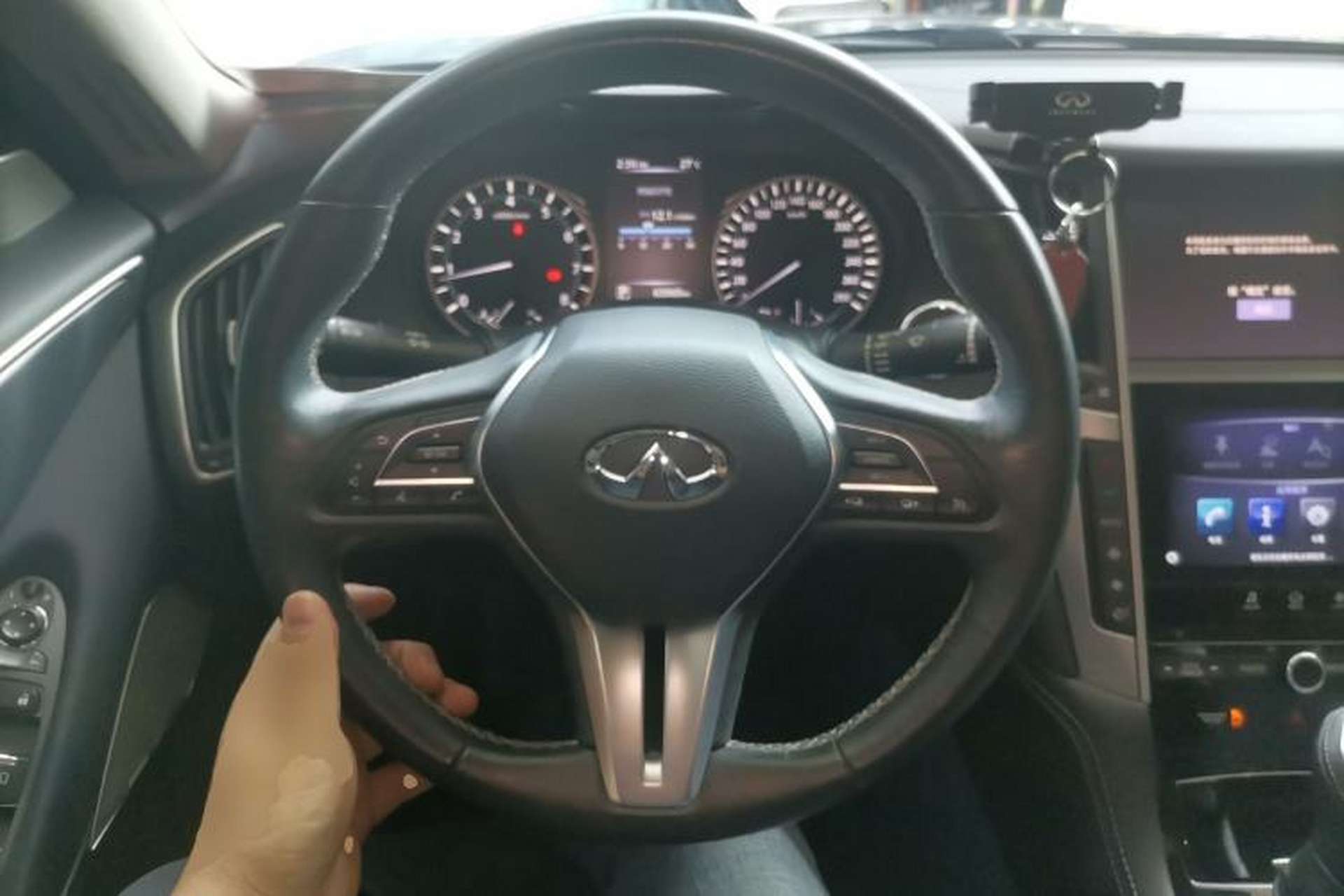 Used Infiniti Q50L 2018 2.0T Enjoyment Version China VI Standard Steering Wheel