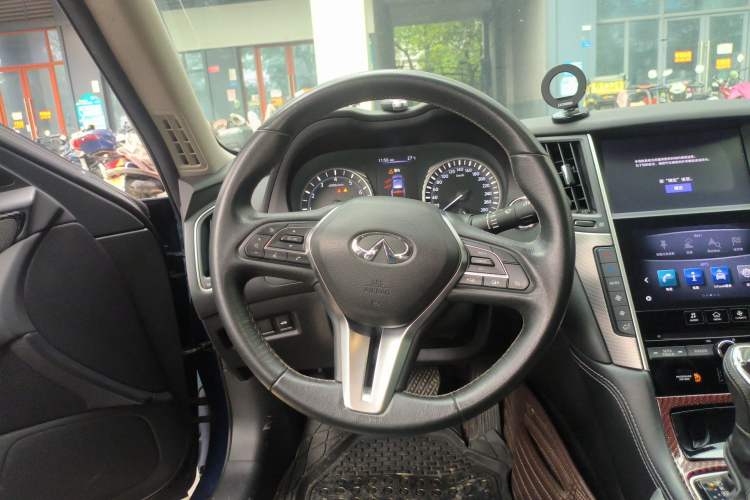 Used Infiniti Q50L 2018 2.0T Enjoyment Version China V Standard Steering Wheel