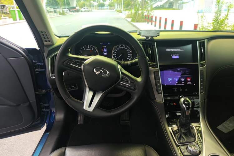 Used Infiniti Q50L 2018 2.0T Enjoyment Edition China V standard Steering Wheel