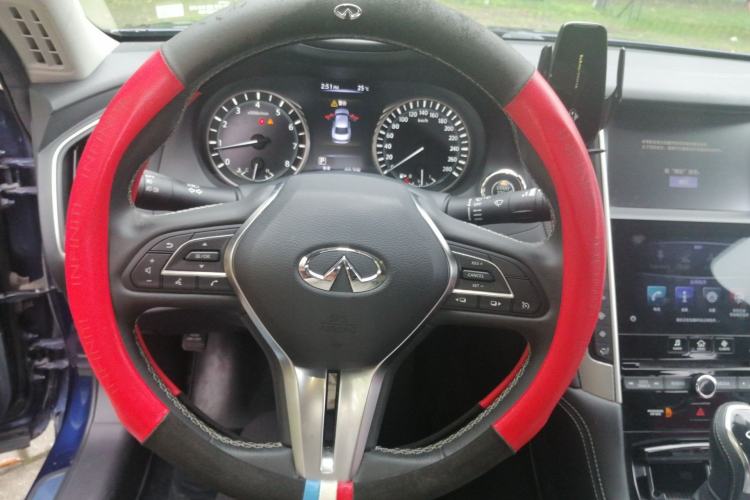 Used Infiniti Q50L 2018 2.0T Enjoyment Version China VI Standard Steering Wheel