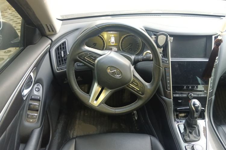 Used Infiniti Q50L 2018 2.0T Comfort Edition China VI Standard Steering Wheel