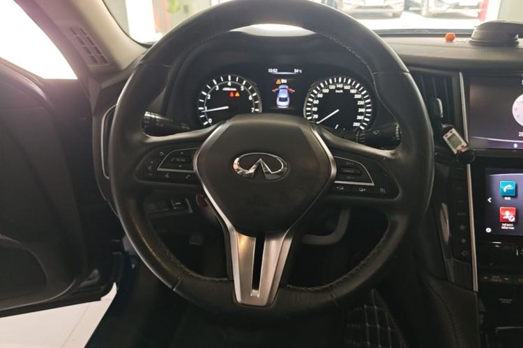 Used Infiniti Q50L 2018 2.0T Comfort Edition China V Standard Steering Wheel