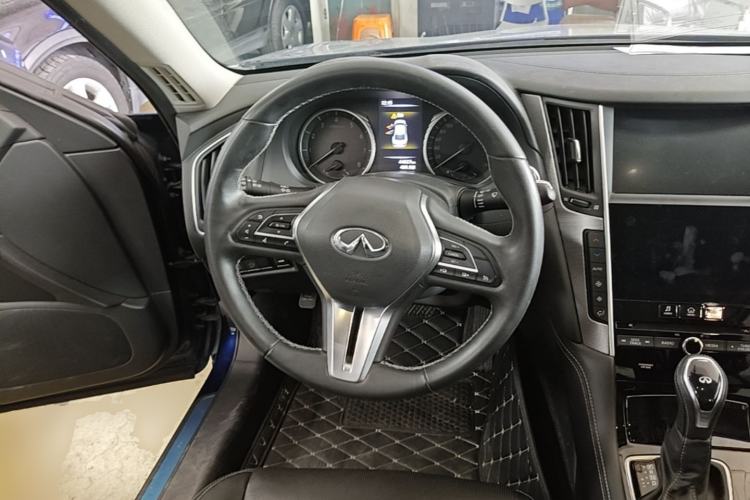 Used Infiniti Q50L 2018 2.0T Enjoyment Version China VI Standard Steering Wheel