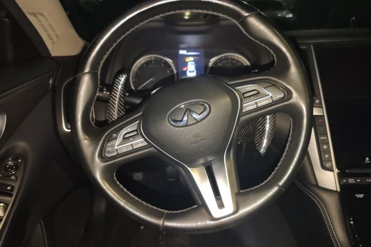 Used Infiniti Q50L 2018 2.0T Enjoyment Version China VI Standard Steering Wheel