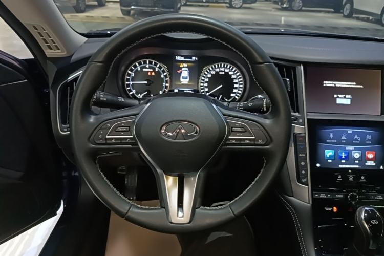 Used Infiniti Q50L 2018 2.0T Enjoyment Version China VI Standard Steering Wheel