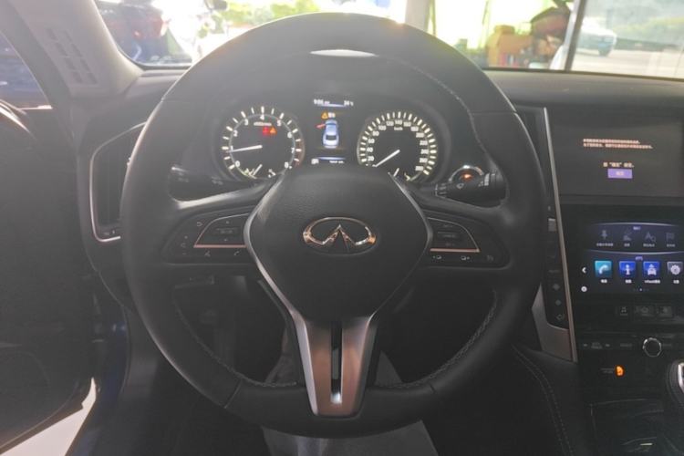 Used Infiniti Q50L 2018 2.0T Enjoyment Version China VI Standard Steering Wheel