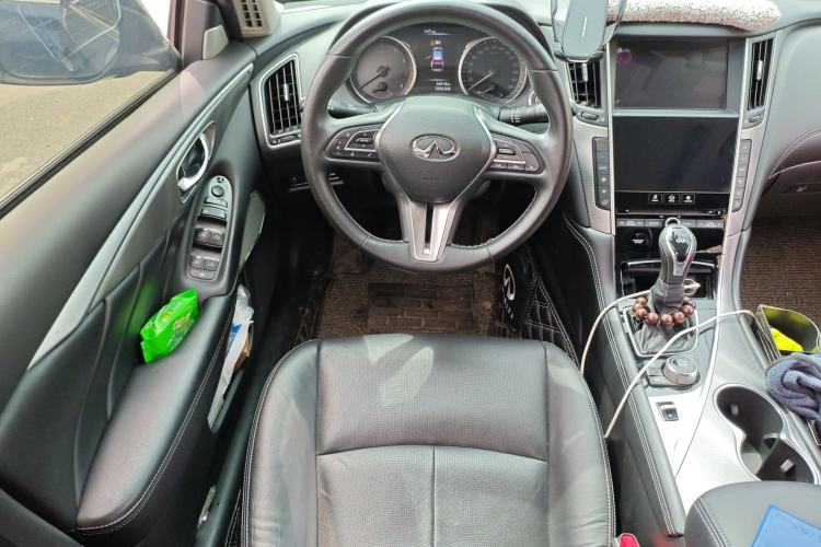 Used Infiniti Q50L 2018 2.0T Enjoyment Version China VI Standard Steering Wheel